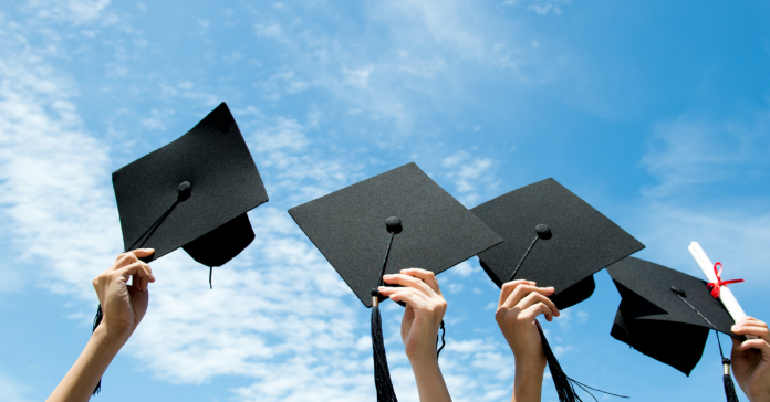 gradcaps