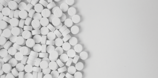 Photo of a pile of prescription medication.